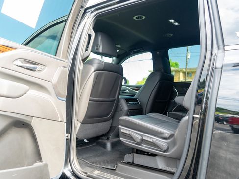 Used 2022 Cadillac Escalade ESV Luxury AWD/4WD image 30
