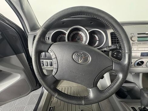 Used 2011 Toyota Tacoma 4x4 Double Cab w/ SR5 Pkg #2 image 2