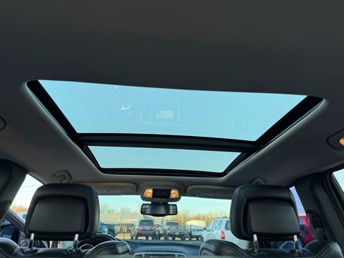 Used 2012 Jeep Grand Cherokee SRT8 w/ Luxury Group II image 8