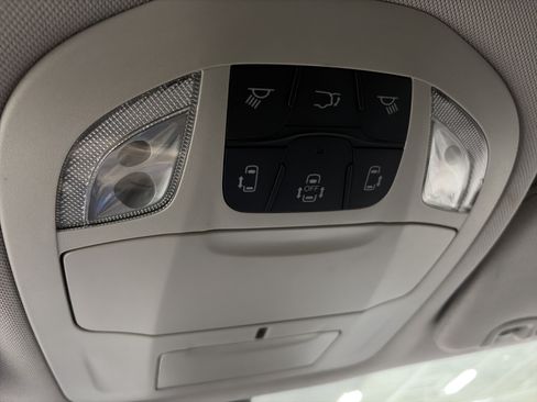 Used 2024 Chrysler Pacifica Touring-L FWD image 22