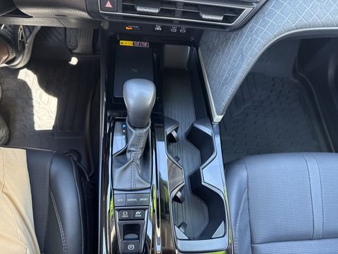 Used 2025 Toyota Camry XLE FWD image 19
