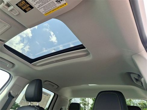 New 2025 Ford Maverick Lobo image 9