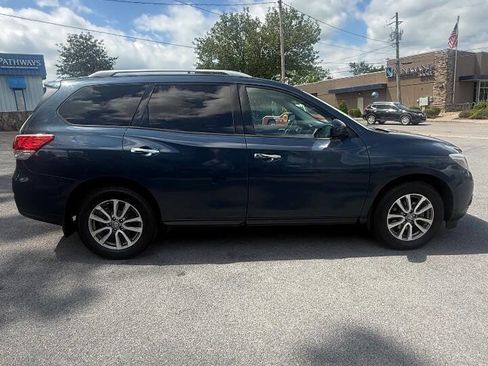 Used 2013 Nissan Pathfinder SV AWD/4WD image 5