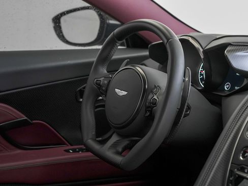 Used 2023 Aston Martin DBS Coupe image 37