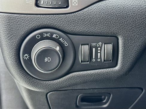 Used 2022 Jeep Cherokee Latitude Lux image 10