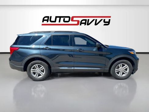 Used 2024 Ford Explorer XLT AWD/4WD image 8