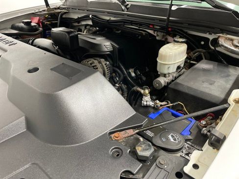 Used 2014 Chevrolet Silverado 3500 W/T image 46
