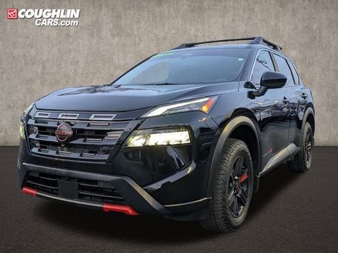 Certified 2025 Nissan Rogue SV image 3