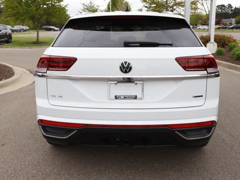 Used 2023 Volkswagen Atlas Cross Sport SE w/ Black Wheel Package AWD/4WD image 6