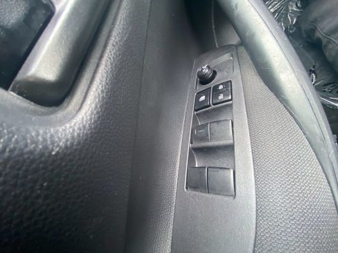 Used 2025 Toyota Corolla LE FWD image 17