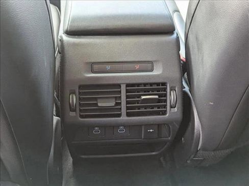 Used 2024 Land Rover Discovery Sport S image 17