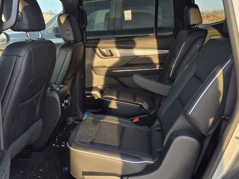 Used 2025 Buick Enclave Sport Touring image 7