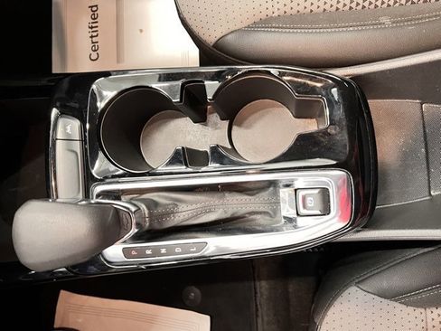 Certified 2025 Chevrolet Trax LT image 26