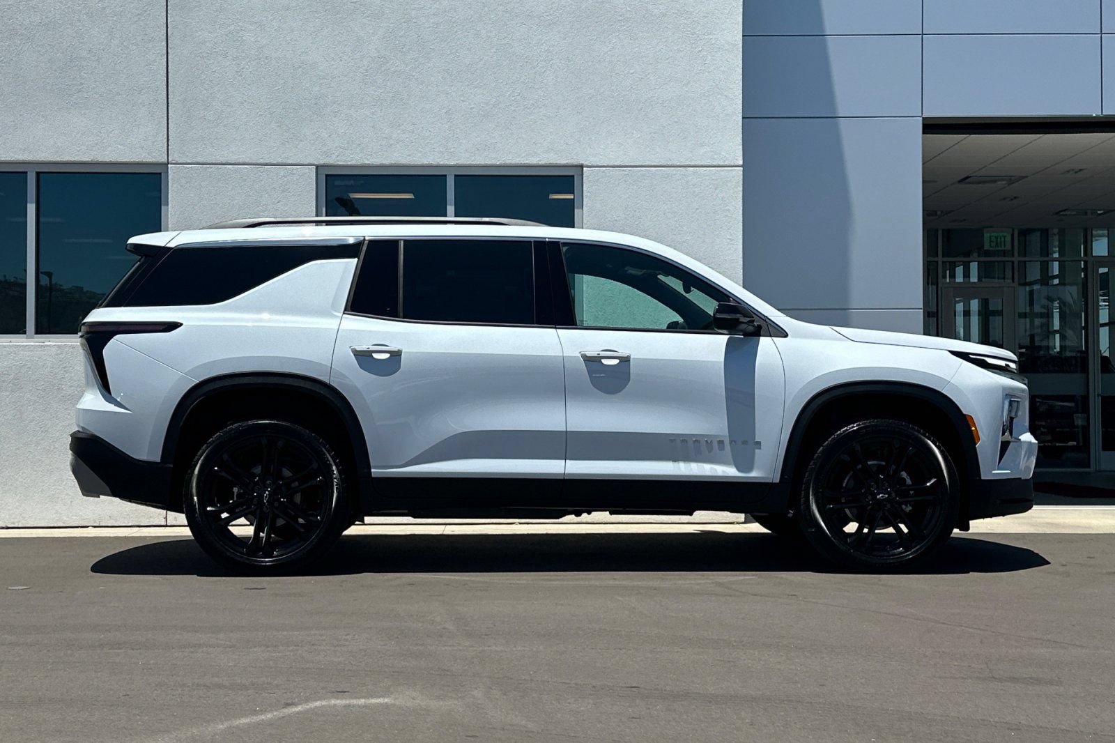 New 2026 Chevrolet Traverse LT FWD image 3