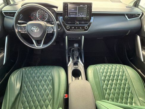 Used 2022 Toyota Corolla Cross LE w/ Moonroof Package FWD image 17