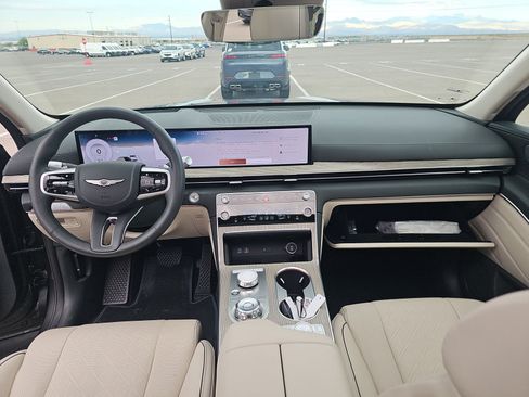 Used 2025 Genesis GV80 2.5T Prestige AWD/4WD image 13