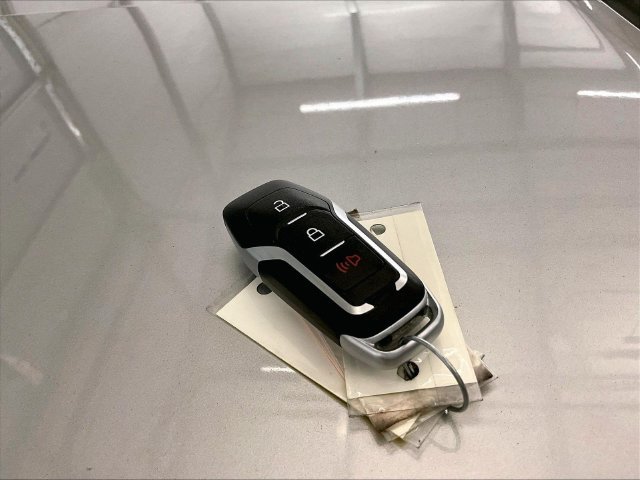 Used 2017 Ford Explorer XLT FWD image 10