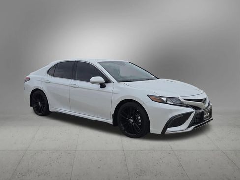 Used 2024 Toyota Camry XSE FWD image 8