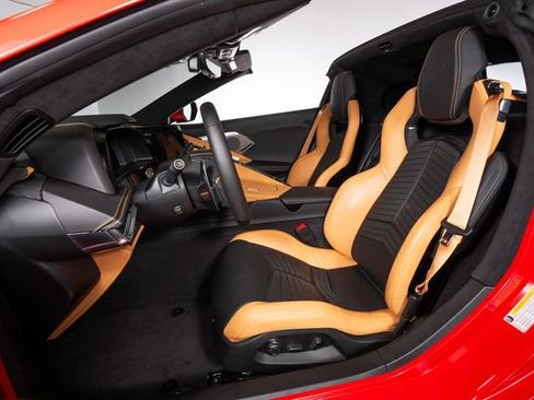 Used 2024 Chevrolet Corvette Stingray Premium Cpe w/ Z51 Performance Package RWD image 18