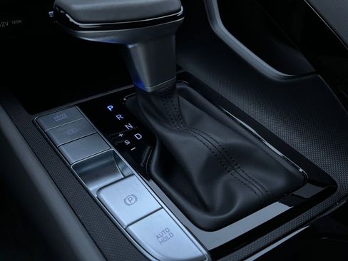 Used 2025 Hyundai Elantra SEL image 42