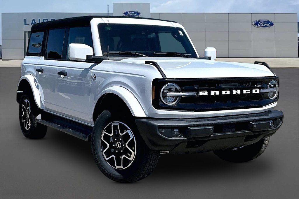 New 2026 Ford Bronco Outer Banks AWD/4WD image 2