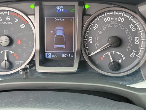 Used 2023 Toyota Tacoma TRD Off-Road AWD/4WD image 25