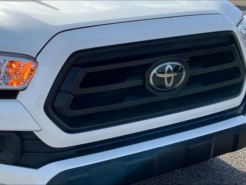 Used 2022 Toyota Tacoma SR image 29