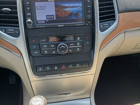 Used 2012 Jeep Grand Cherokee Overland AWD/4WD image 13