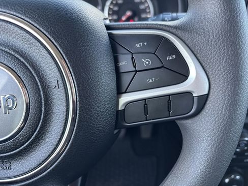 Used 2023 Jeep Renegade Latitude image 18