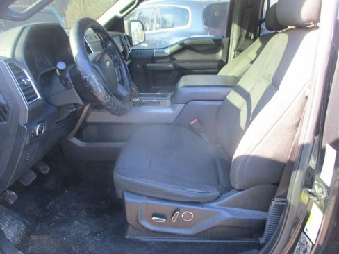 Used 2015 Ford F150 XLT w/ Equipment Group 302A Luxury image 9