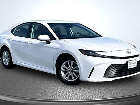 Used 2025 Toyota Camry LE FWD image 3