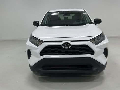 Used 2022 Toyota RAV4 LE image 8