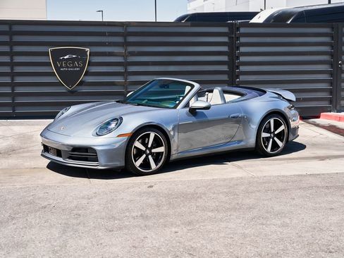 Used 2025 Porsche 911 Carrera RWD image 5