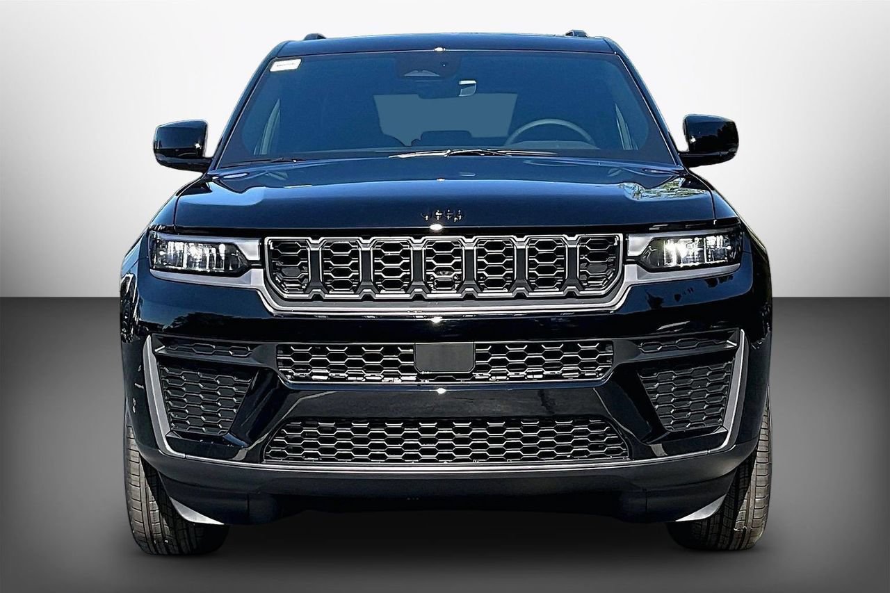New 2027 Jeep Grand Cherokee Altitude AWD/4WD image 3