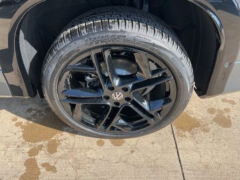 New 2026 Volkswagen Tiguan SE R-Line AWD/4WD image 11