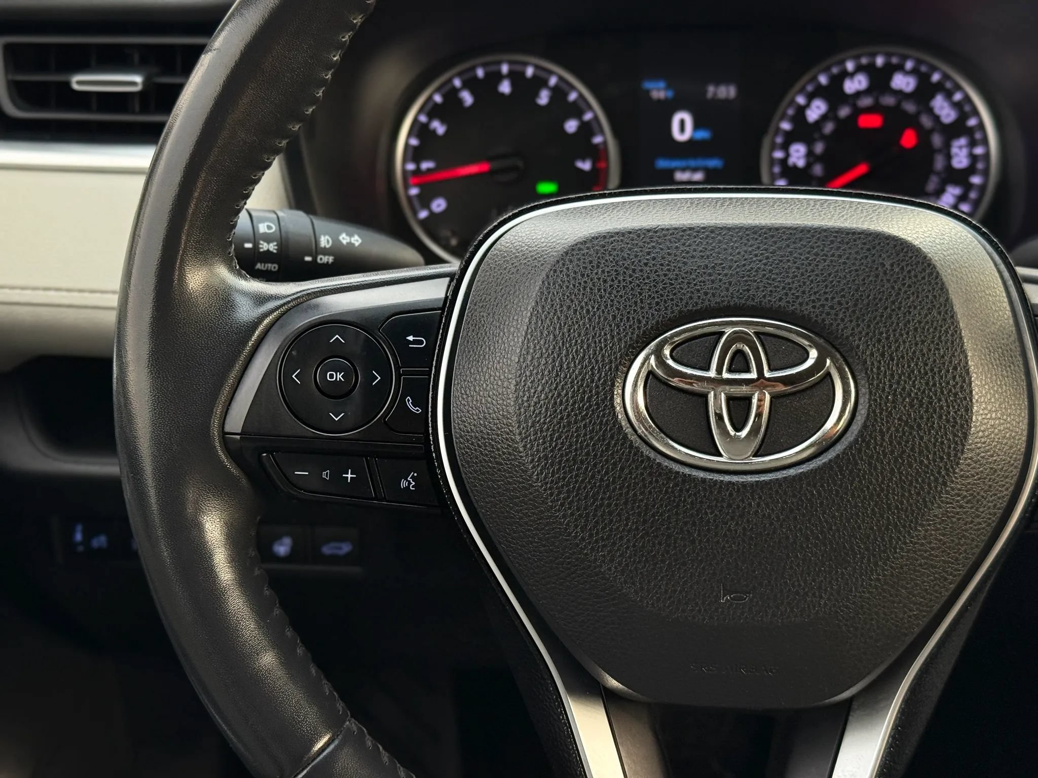 Used 2020 Toyota RAV4 XLE Premium AWD/4WD image 27
