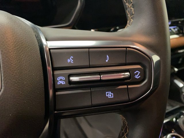 Used 2024 GMC Canyon AT4 AWD/4WD image 30