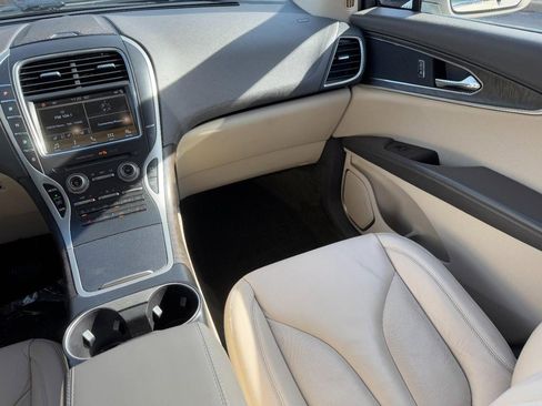 Used 2017 Lincoln MKX Select w/ Lincoln MKX Climate Package image 15