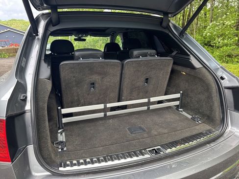 Used 2018 Bentley Bentayga Activity image 47