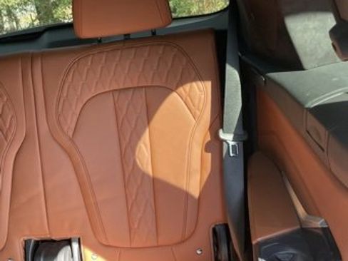 Used 2022 BMW X7 M50i image 16