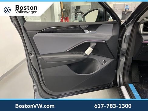 New 2026 Volkswagen Tiguan SE image 29