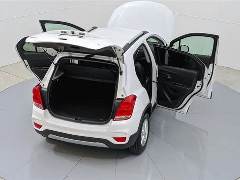 Used 2018 Chevrolet Trax LT w/ LT Convenience Package image 43