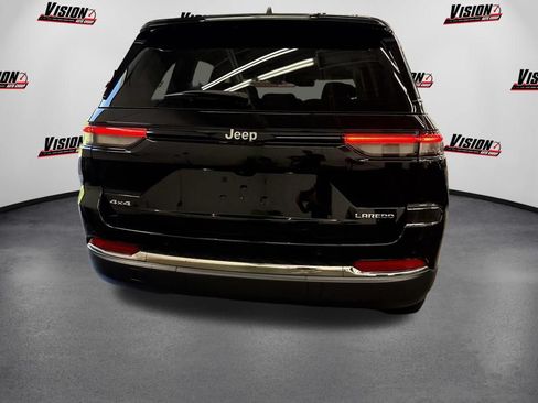 Used 2023 Jeep Grand Cherokee Laredo AWD/4WD image 6