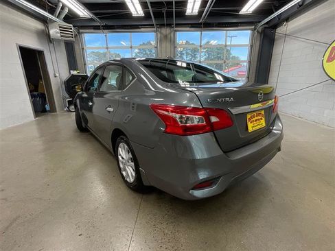 Used 2018 Nissan Sentra SV FWD image 3