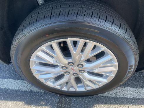 Certified 2024 GMC Acadia Elevation AWD/4WD image 8