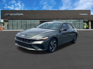 Used 2025 Hyundai Elantra Sport FWD video 1