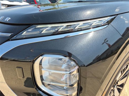 New 2025 Mitsubishi Outlander SEL image 29