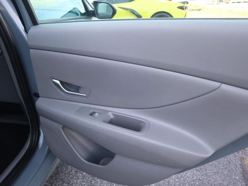 Used 2023 Hyundai Elantra SEL image 41