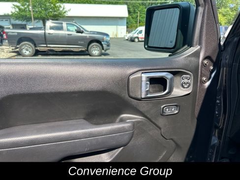 Used 2022 Jeep Gladiator Sport AWD/4WD image 14