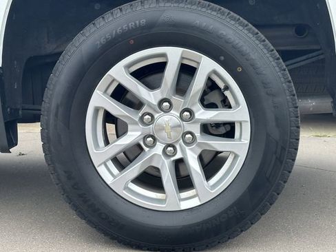 Used 2021 Chevrolet Silverado 1500 LT AWD/4WD image 9